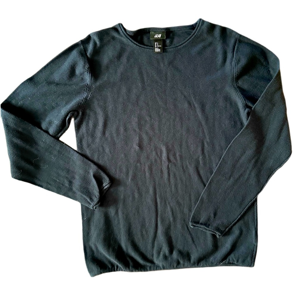 H&M men’s medium navy crew neck sweater